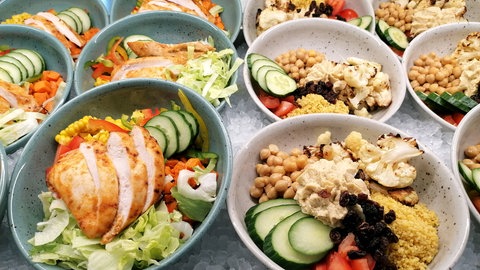 Kantinenessen ist heutzutage frischer und leichter