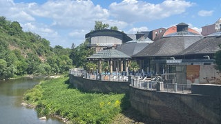 Die Hoteliers in Bad Kreuznach stellen die Therme infrage. Sie wollen lieber auf die Therme verzichten, als eine Bettensteuer zu akzeptieren. 