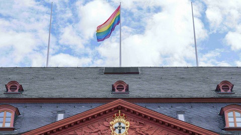 Der rheinland-pfälzische Landtag in Mainz mit 
