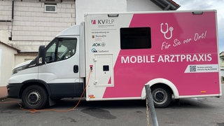 So sieht die mobile Arztpraxis in Worms aus.