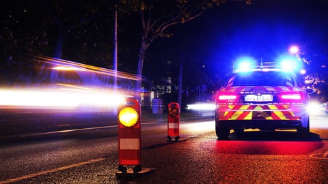 Nach einer Großfahndung konnte die Polizei in Bad Kreuznach einen Mann festnehmen, der vorher mit einer Schreckschusswaffe gedroht hatte.