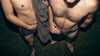 Zwei Männer in Badehose sind nachts ins Mainzer Taubertsbergbad eingebrochen. Dort lagen sie bei 5 Grad auf der Liegewiese des Schwimmbades (Symbolbild)