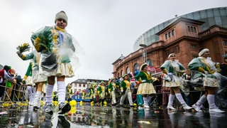Das Wetter am Rosenmontag könnte 2026 regnerisch werden.