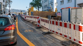 Baustelle in der Binger Straße in Mainz. Dort sollen künftig Straßenbahnen durchfahren