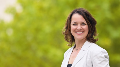 Eveline Breyer von der CDU hat die OB-Wahl in Ingelheim gewonnen.