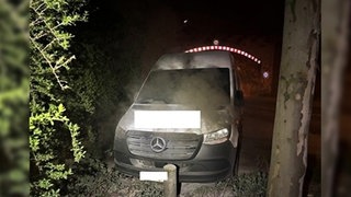 Ein ausgebrannter Gefahrenguttransporter in Worms.