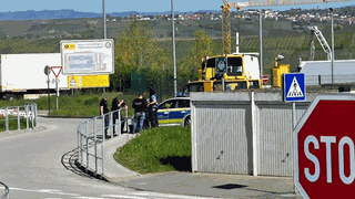 Im DHL-Paketzentrum in Saulheim wurden Gegenstände gefunden, die Granaten ähnelten. Das Gebäude wurde geräumt.  