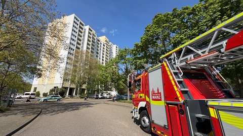 In diesem Hochhaus in Mainz-Gonsenheim hat es gebrannt. Ursache war ein technischer Defekt in der Aufzuganlage