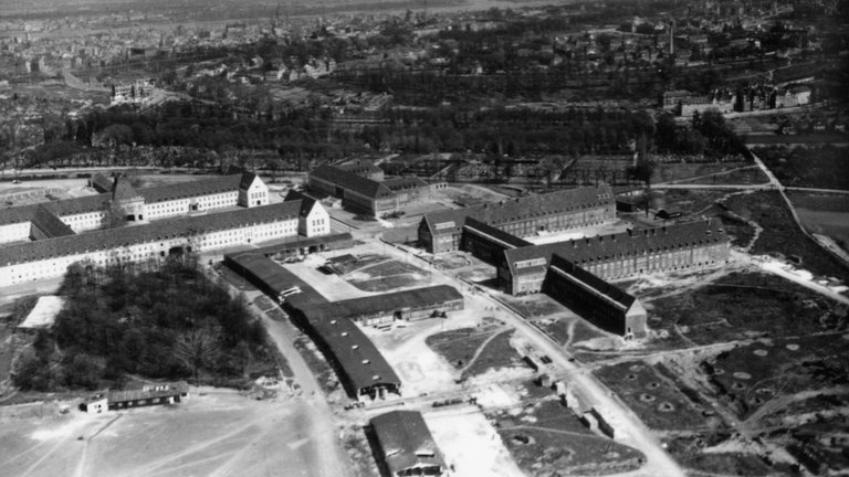 Luftaufnahme vom Campus der Johannes-Gutenberg-Universität von 1946...