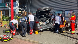 In Bad Kreuznach ist ein Autofahrer in einen Supermarkt gefahren.