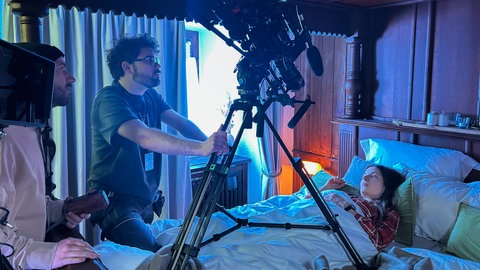 Die Crew am Set des Films "Running in the Dark".