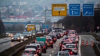 Stau auf den Autobahnen zwischen Mainz Wiesbaden: Handwerksbetriebe aus Rheinhessen meiden deshalb Hessen