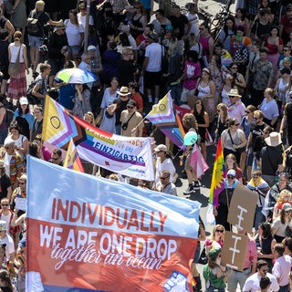 Tausende feiern beim Christopher Street Day in Mainz