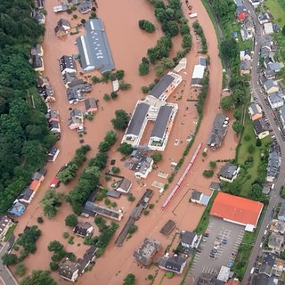Beim Hochwasser in Kordel ist auch ein Zug unter Wasser gesetzt worden.