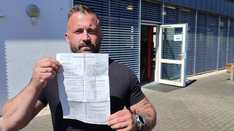 Tobias Lieser ist zwar in Bernkastel-Kues geboren und seit Jahren gemeldet. Er darf dort aber trotzdem nicht wählen. Das hat rechtliche Gründe. 