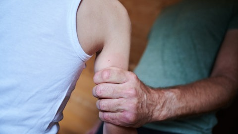 Missbrauch, Gewalt und Verwahrlosung. Mit solchen Fällen werden Jugendämter fast täglich konfrontiert. Ein Jugendamtsleiter aus der Eifel berichtet: "Missbrauchsfälle sind leider Tagesgeschäft!" 