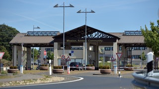 Am Tor der Air Base Spangdahlem gibt es derzeit strengere Einlasskontrollen als sonst. Auf dem Flugplatz gilt eine höhere Sicherheitsstufe. 