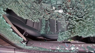Unbekannte haben in Trier erneut Autos aufgebrochen. Am Wochenende gab es laut Polizei Vorfälle in Trier-Ost. (Symbolbild)