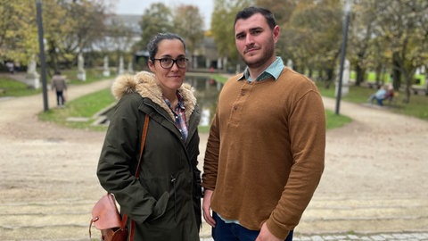 Karin Jung und Larry Hebdon sind seit sechs Jahren verheiratet und leben in der Eifel. 