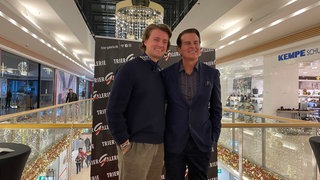 Victor Natus aus Trier hat das Casting für eine Filmrolle gewonnen. Natus soll in einem Film des Schauspielers und Produzenten Vincent de Paul (rechts im Bild) mitwirken.
