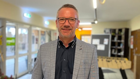 Hermann Condné vom Bistum Trier.  Die Kosten für die Sanierung der St. Martinus-Kirche in Hermeskeil seien "unverhältnismäßig hoch."