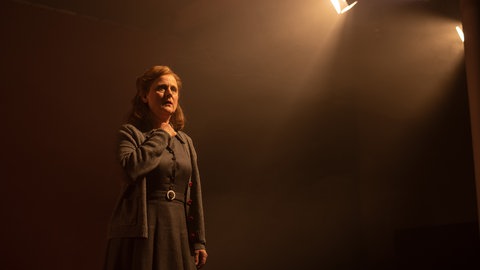 Barbara Ullmann ist Schauspielerin am Theater Trier. Sie blickt zurück auf eine Zeit, in der die Zuschauerreihen leer blieben. 