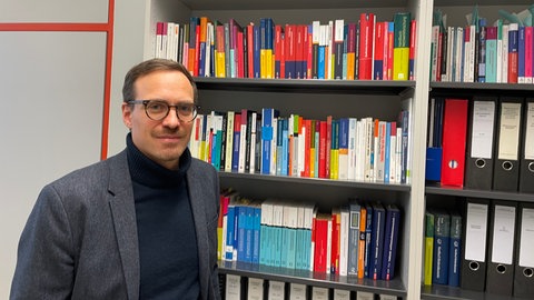 Christian Nuernbergk lehrt und forscht an der Universität Trier über Kommunikation und Journalismus.