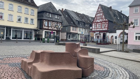Kirchberg im Hunsrück hat bei der Bundestagswahl ein "blaues Wunder" erlebt: die AfD war in kaum einer anderen Gemeinde so stark wie hier. 