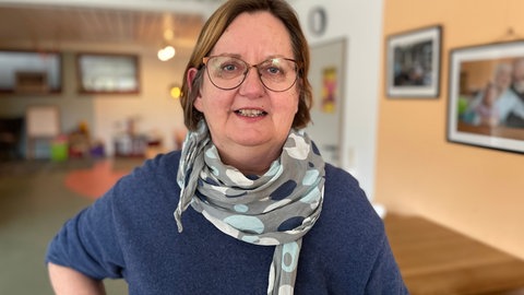 Okka Senst (Grüne) wünscht sich von der Kommunalpolitik mehr Unterstützung für das Café International in Büchenbeuren. Das Erstarken der AfD bereitet ihr Sorgen. 