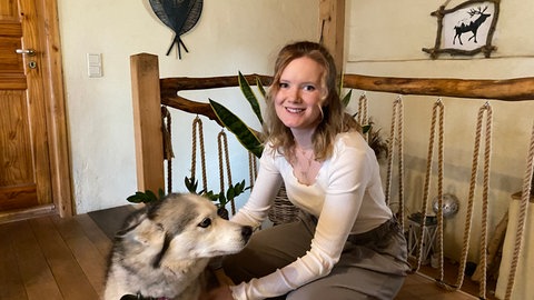 Meike Shalhawi ist als Kind in die Eifel gekommen und hat sich nie groß für Politik interessiert. Heute, sagt sie, werden ihre Werte in der Gesellschaft zunehmend angegriffen.