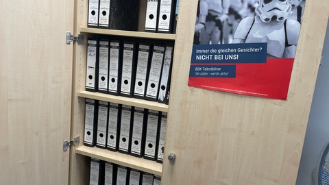 Der Fall Dewenter füllt in Trier einen ganzen Aktenschrank. Wer recherchieren will, muss blättern. Denn die Dokumente liegen nicht digital vor. 