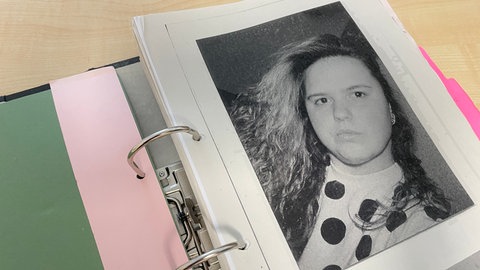 Die Prostituierte Simone Dewenter ist zuletzt auf dem Straßenstrich in Bonn gesehen worden. Dort stieg sie laut Zeugenaussagen in einen weißen Kastenwagen. 