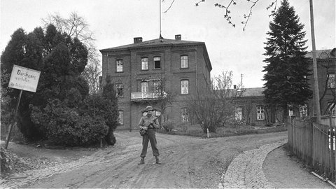1945 haben US-Soldaten die Tötungsanstalt in Hadamar befreit. Über die Opfer der Einrichtung ist immer noch vergleichsweise wenig bekannt. 