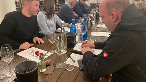 Bei einem Treffen im St. Johannishof haben die Winzer eine Resolution unterzeichnet. Sie wird jetzt ans Landwirtschaftsministerium verschickt. 