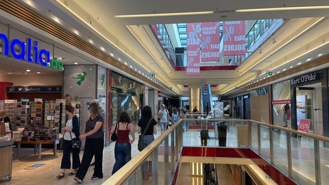 Wie in vielen Shopping-Centern steht auch in der Trier-Galerie so mancher Laden leer. 