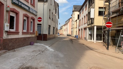 Nach der Flutkatastrophe sind Ehrangs Straßen vom Sperrmüll befreit