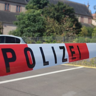 Straßen, Häuser und Wohnungen in Gerolstein werden im Umkreis von 300 Metern um den Fundort der Bombe bei der Entschärfung geräumt.