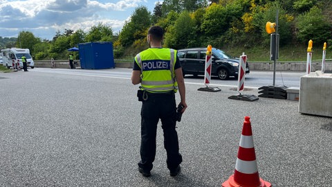 Seit September kommt es wegen der Grenzkontrolle an der Biewertalbrücke immer wieder zu Staus auf der A64.