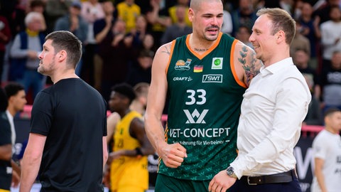Auch in der Bundesliga wird Jacques Schneider weiter Coach der Basketballer der Gladiators Trier sein. Für ihn geht die Arbeit nach der Aufstiegssaison direkt weiter. Er sichtet mögliche neue Spieler und setzt auch auf Routinier Maik Zirbes.