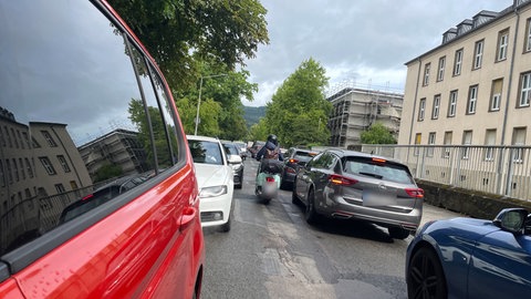 Stau in der Dasbachstraße in Trier