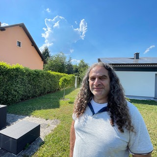 Die Solaranlagen auf dem Dach von Turgut Aktas produzieren zwar Strom. Der Wittlicher sieht davon aber derzeit keinen Cent. 