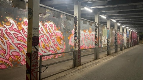 Die Bahnunterführung Kürenzer Straße