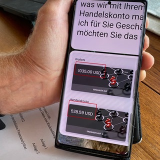 Die Täter haben Hermann Schmied (Name geändert) aus der Vulkaneifel über Monate Nachrichten geschickt, mit dem Geld, das er bei dem Investmentbetrug angeblich verdient.