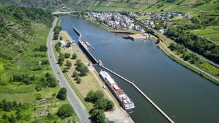 Schleuse in Sankt Aldegund an der Mosel: Das neue Schleusentor soll im Oktober eingebaut werden.