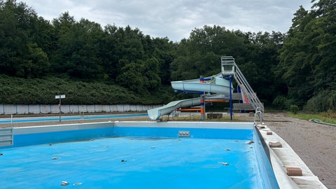 Das Freibad Ruwertal wird für knapp acht Millionen Euro saniert. Das Schwimmbad wurde durch das Hochwasser zerstört. 