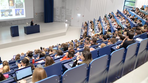 Zum kommenden Wintersemester zieht es wieder viele junge Menschen nach Trier.