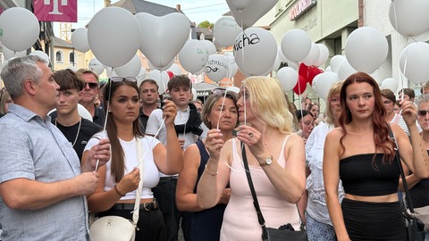 Die Familie des getöteten Michael Ovsjannikov hat bei einer Gedenkveranstaltung an ihn und den Messerangriff erinnert. 