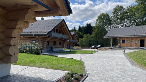 Das kleine Hunsrück-Örtchen Langweiler freut sich über immer mehr Touristen im Ort.
