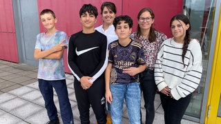 Schülerinnen und Schüler der Realschule Plus Birkenfeld gewinnen mit ihrem Antikriegssong einen bundesweiten Song-Wettbewerb.