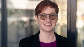 Anja Kathatrina Huemer ist Verkehrspsychologin. Sie sagt, bei Streits auf der Straße geht es meist darum sich selber im besten Licht da stehen zu lassen.